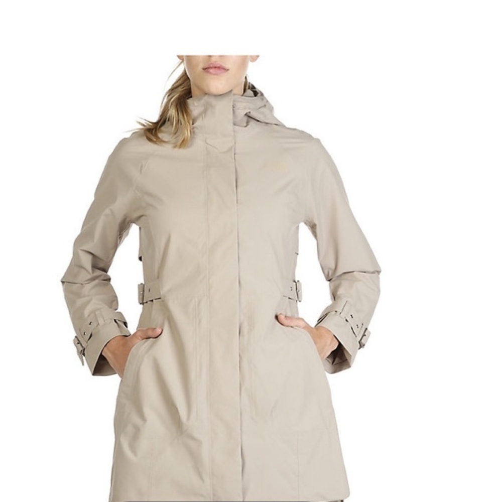 The North Face City Breeze Rain Trench women’s size large excellent condition